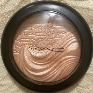 MAC Cosmetics Extra Dimension Mineralize Skinfinish Fairly Precious Powder